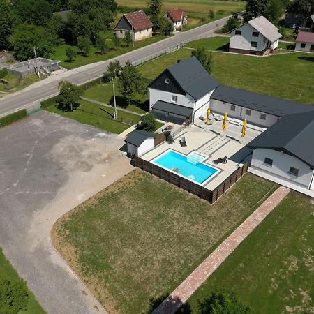 Apartmani Albatros Perusic 외부 사진