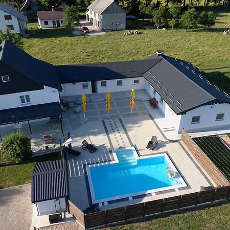 Apartmani Albatros Perusic 외부 사진