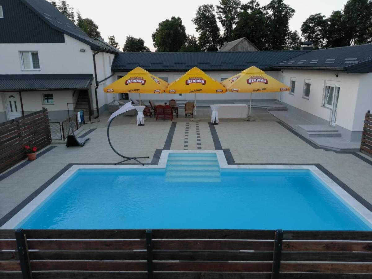 Apartmani Albatros Perusic 외부 사진