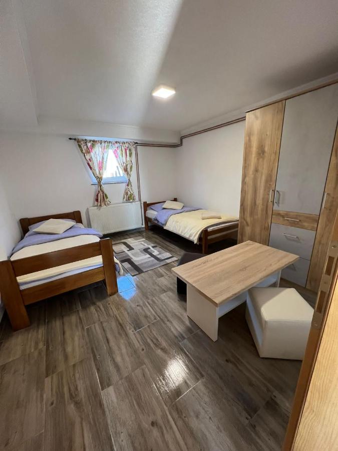 Apartmani Albatros Perusic 외부 사진