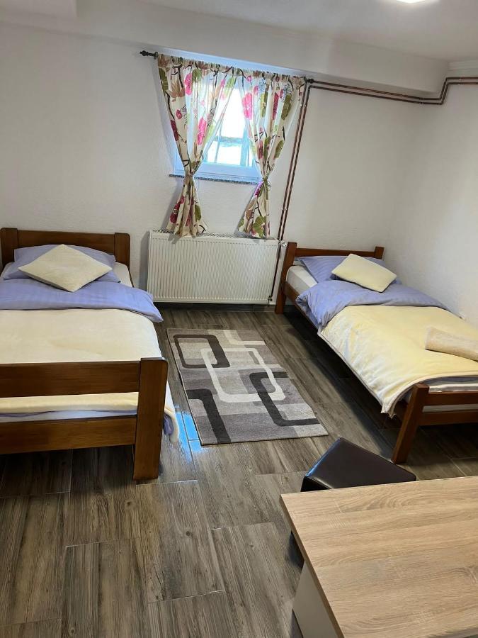 Apartmani Albatros Perusic 외부 사진