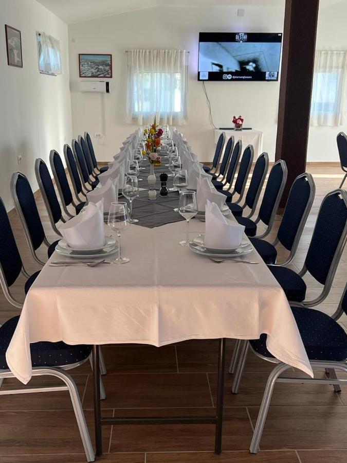 Apartmani Albatros Perusic 외부 사진