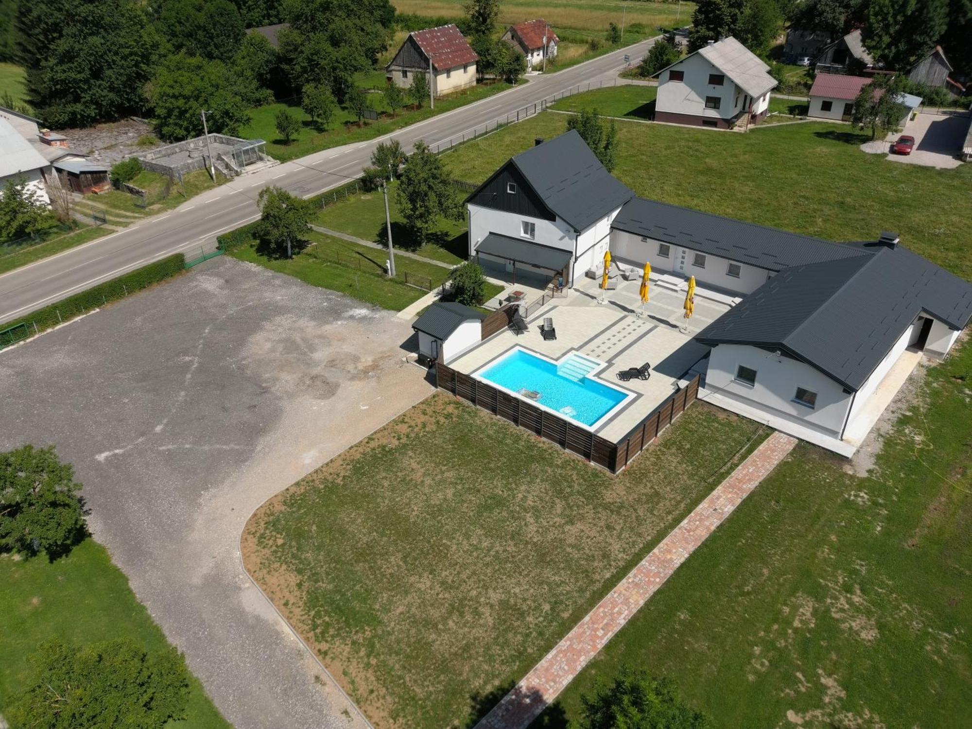 Apartmani Albatros Perusic 외부 사진